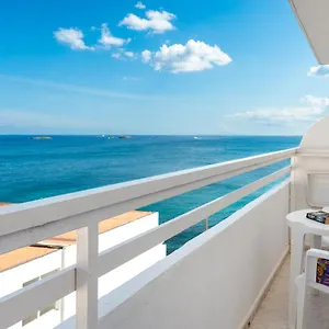 https://hotel-apartamentos-lux-mar.ibizaislandhotels.net